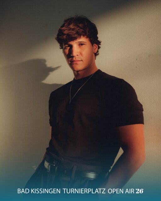 Na, wer freut sich auch schon so sehr auf Wincent Weiss bei uns in Bad Kissingen?
 🙌
Wir zählen auf jeden Fall schon die Tage bis zum 29.08.2026! 

Wer ist dabei und welcher Song darf auf keinen Fall auf der Setlist fehlen? 👇

Foto Credit : SebastianBalz