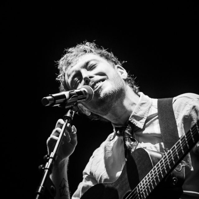 Manche Supportacts hört man und manche bleiben einem noch lange in Erinnerung. 

@blairdaviemusic gehört für uns definitiv zur zweiten Kategorie!

Was für eine Stimme, was für eine Ausstrahlung und was für ein wunderschöner Auftakt für unseren Abend mit Amy Macdonald beim Bad Kissingen Turnierplatz Open Air 2026. 

Wir denken auf jeden Fall immer noch sehr gerne an diesen Auftritt zurück und sind uns ziemlich sicher, dass wir von Blair in Zukunft noch einiges hören werden. 🫶

Wer von euch war dabei und genauso begeistert wie wir?

Fotos: @ivonnerode